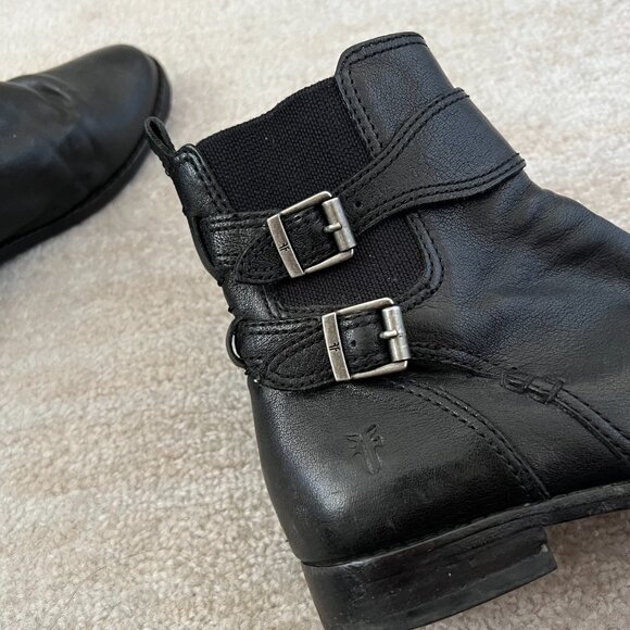 Frye Anna Gore Buckle Black Ankle Boots Booties 8 Zipper Closure - Picture 7 of 9